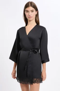 ETAM Batas|Batas Y Kimonos|Bata kimono satinada con detalles de encaje NEGRO