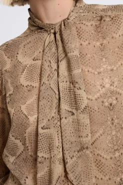 ETAM Camisas Y Blusas Estampadas|Camisas Fluidas|Blouse à nouer sur le devant imprimé serpent ECRU