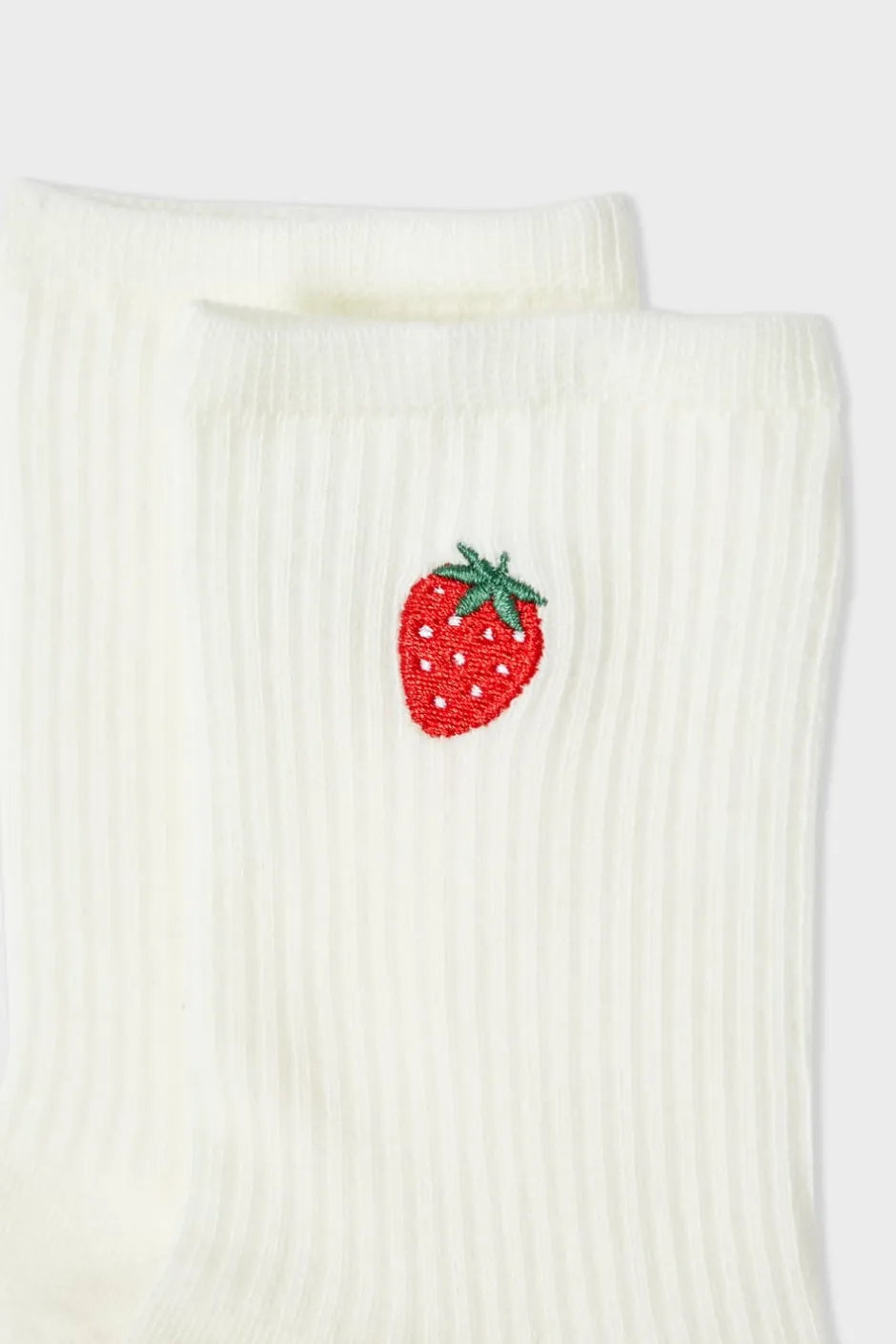 ETAM Calcetines|Medias Y Calcetines|Calcetines acanalados con algodón y estampado de fresas crudo