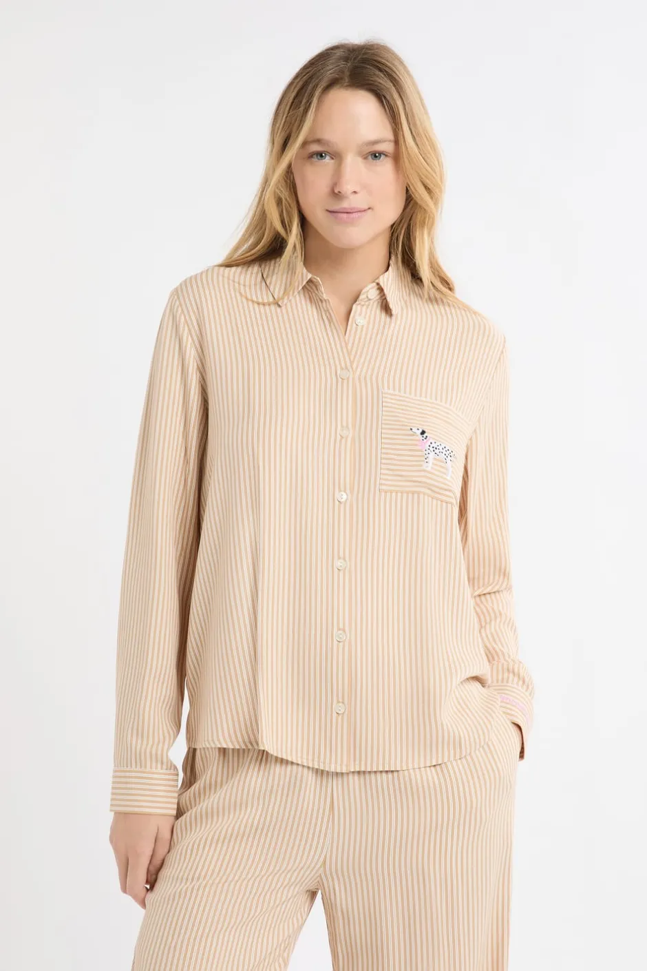 ETAM Los Pijamas Más Responsables|Partes De Arriba De Pijama|Camisa de pijama a rayas con estampado de perros BEIGE