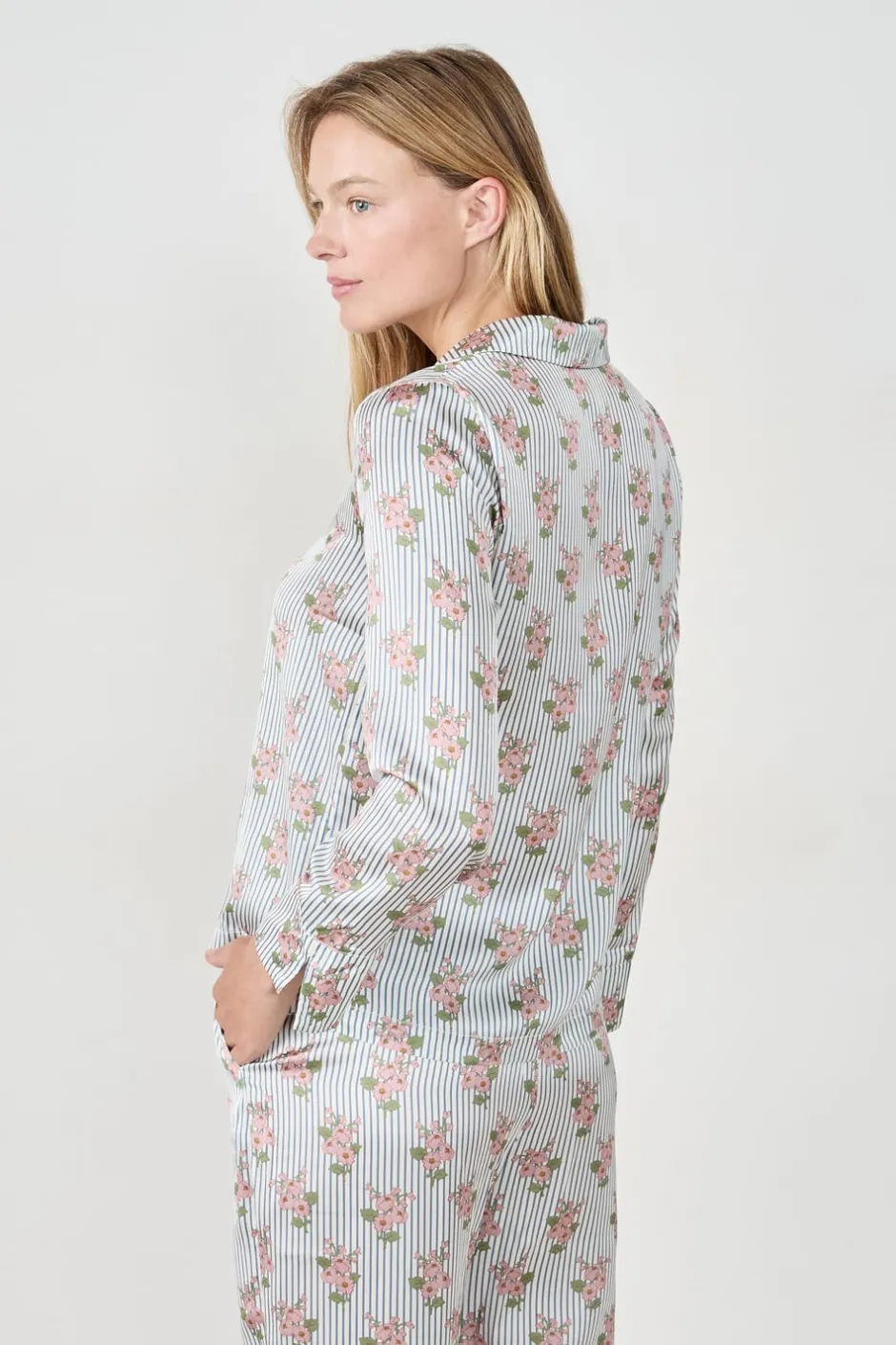 ETAM Partes De Arriba De Pijama|Los Pijamas Más Responsables|Camisa de pijama satinada con estampado floral IMP FD BLANCO