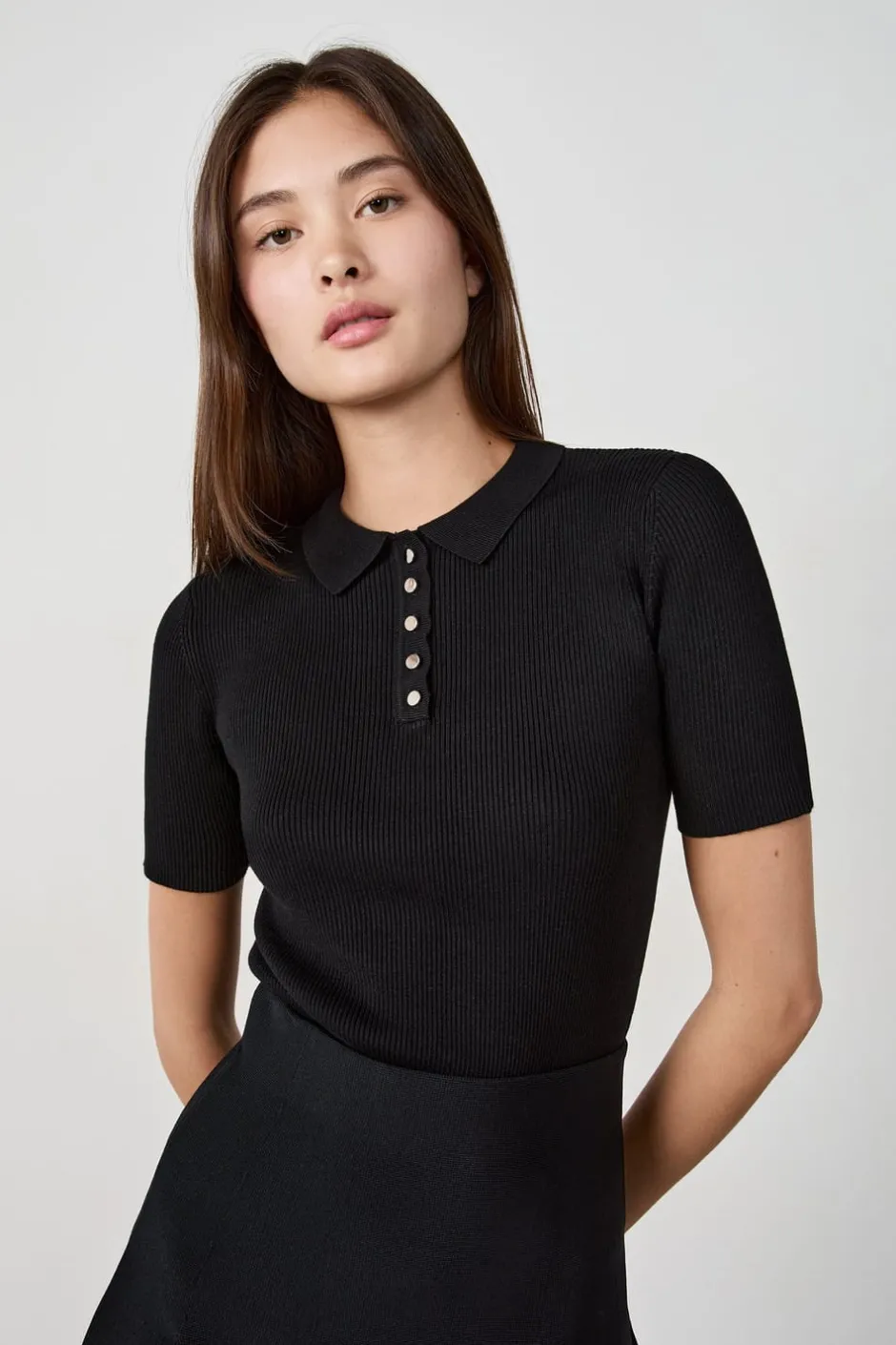 ETAM Básicos|Manga Corta|camiseta de manga corta de canalé con cuello abotonado NEGRO