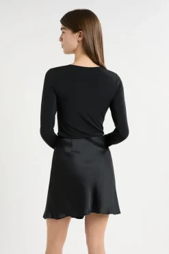 ETAM Cuello En V|Manga Larga|Camiseta de manga larga con anilla NEGRO