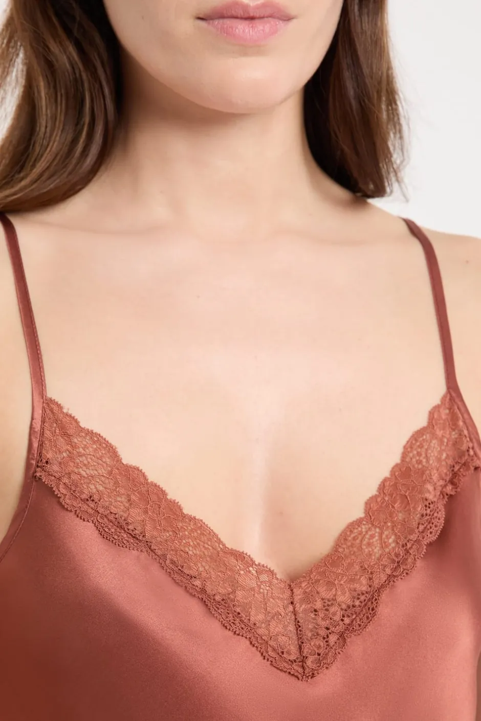 ETAM Pijamas De Seda|Camisones De Tirantes|Camisón de seda con detalles de encaje arena
