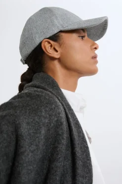 ETAM Gorros|Gorra con inicial bordada GRIS CLARO