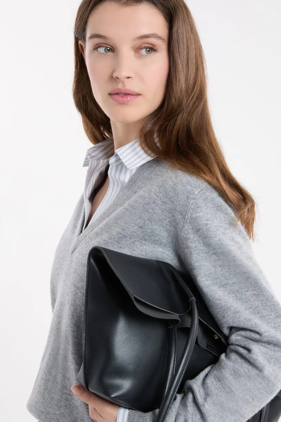 ETAM Cuello En V|Jerséis|Jersey con cuello en V de lana GRIS