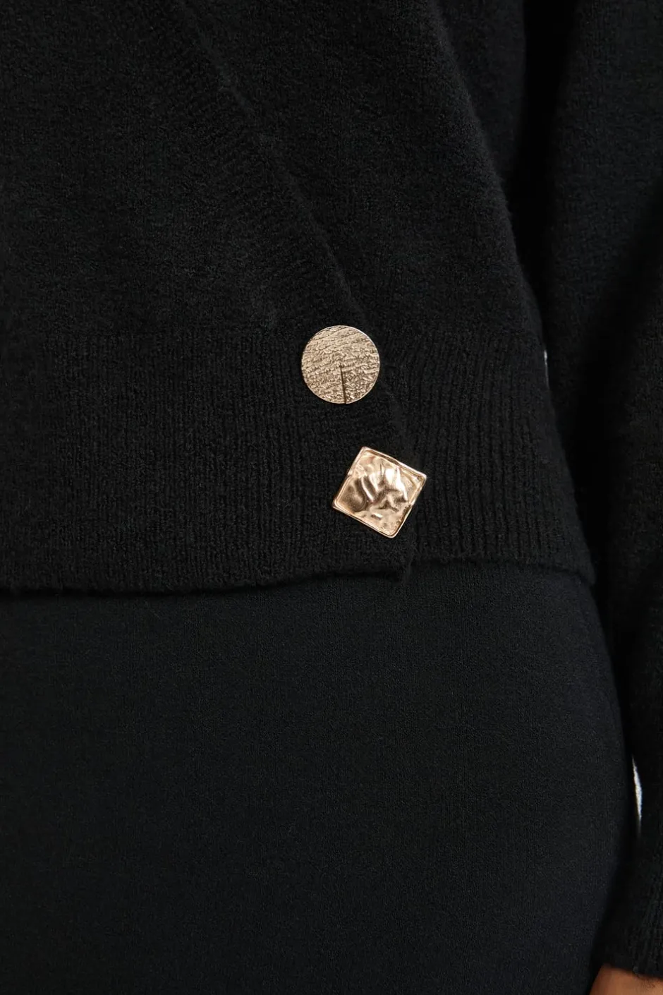 ETAM Jerséis|Jersey con cuello en V y botones dorados NEGRO