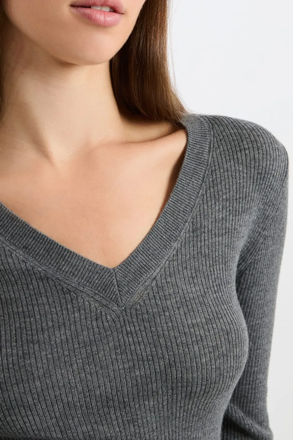 ETAM Cuello En V|Jerséis|Jersey de cuello en V con lana GRIS