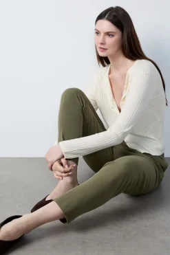 ETAM Pantalones|Pitillo|Pantalón corte cigarette con lazada ARCILLA