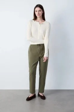 ETAM Pantalones|Pitillo|Pantalón corte cigarette con lazada ARCILLA