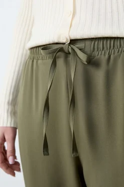 ETAM Pantalones|Pitillo|Pantalón corte cigarette con lazada ARCILLA