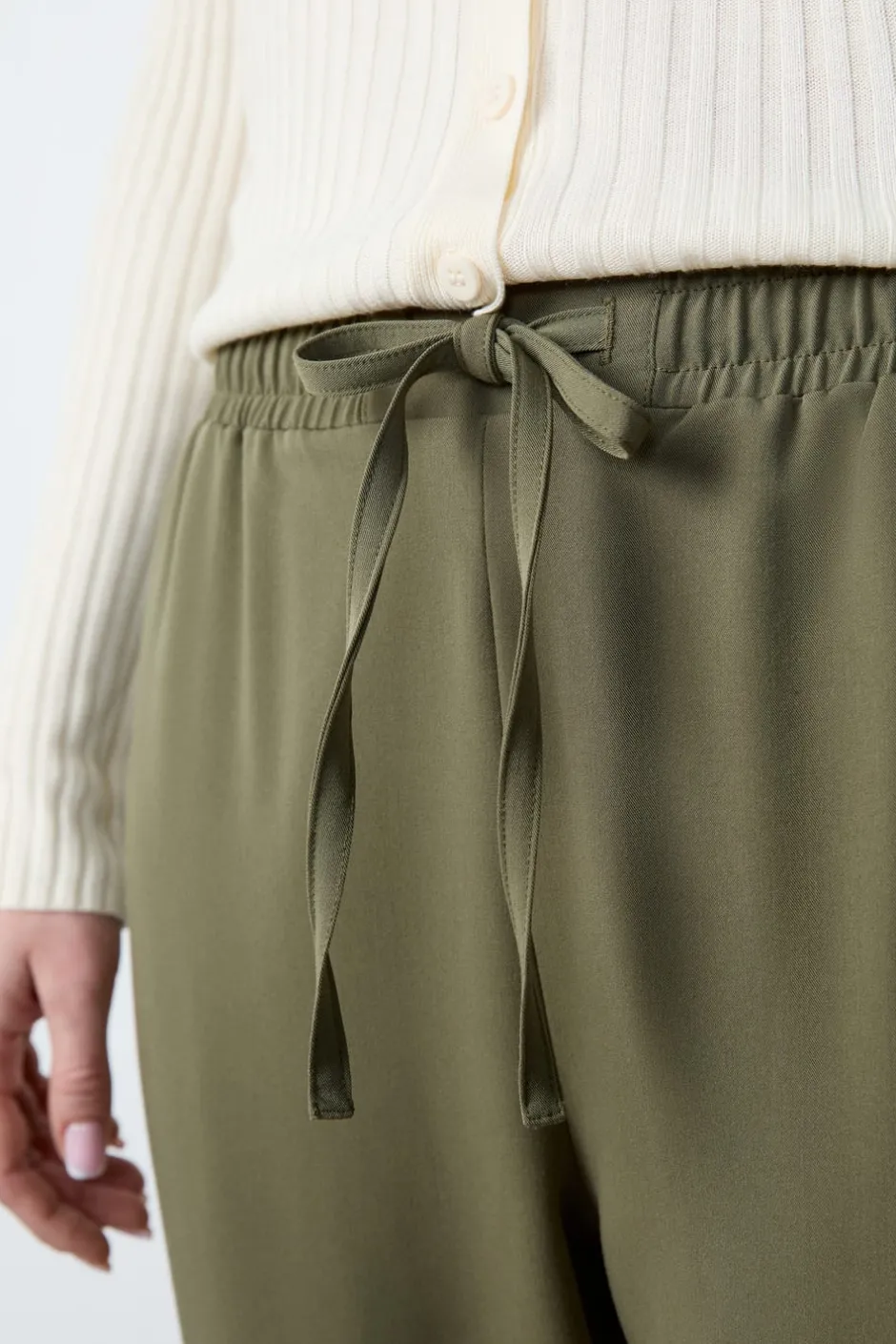 ETAM Pantalones|Pitillo|Pantalón corte cigarette con lazada ARCILLA
