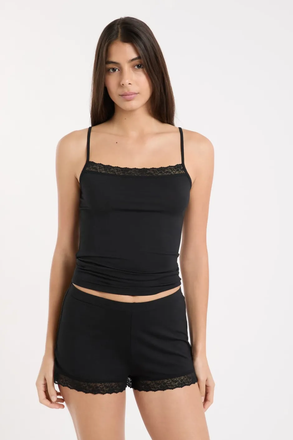 ETAM Los Pijamas Más Responsables|Pijamas Esenciales|Pantalón corto de pijama con detalles de encaje NEGRO