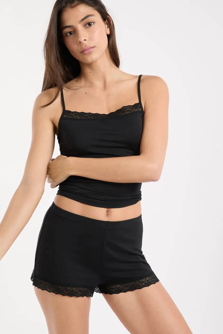ETAM Los Pijamas Más Responsables|Pijamas Esenciales|Pantalón corto de pijama con detalles de encaje NEGRO