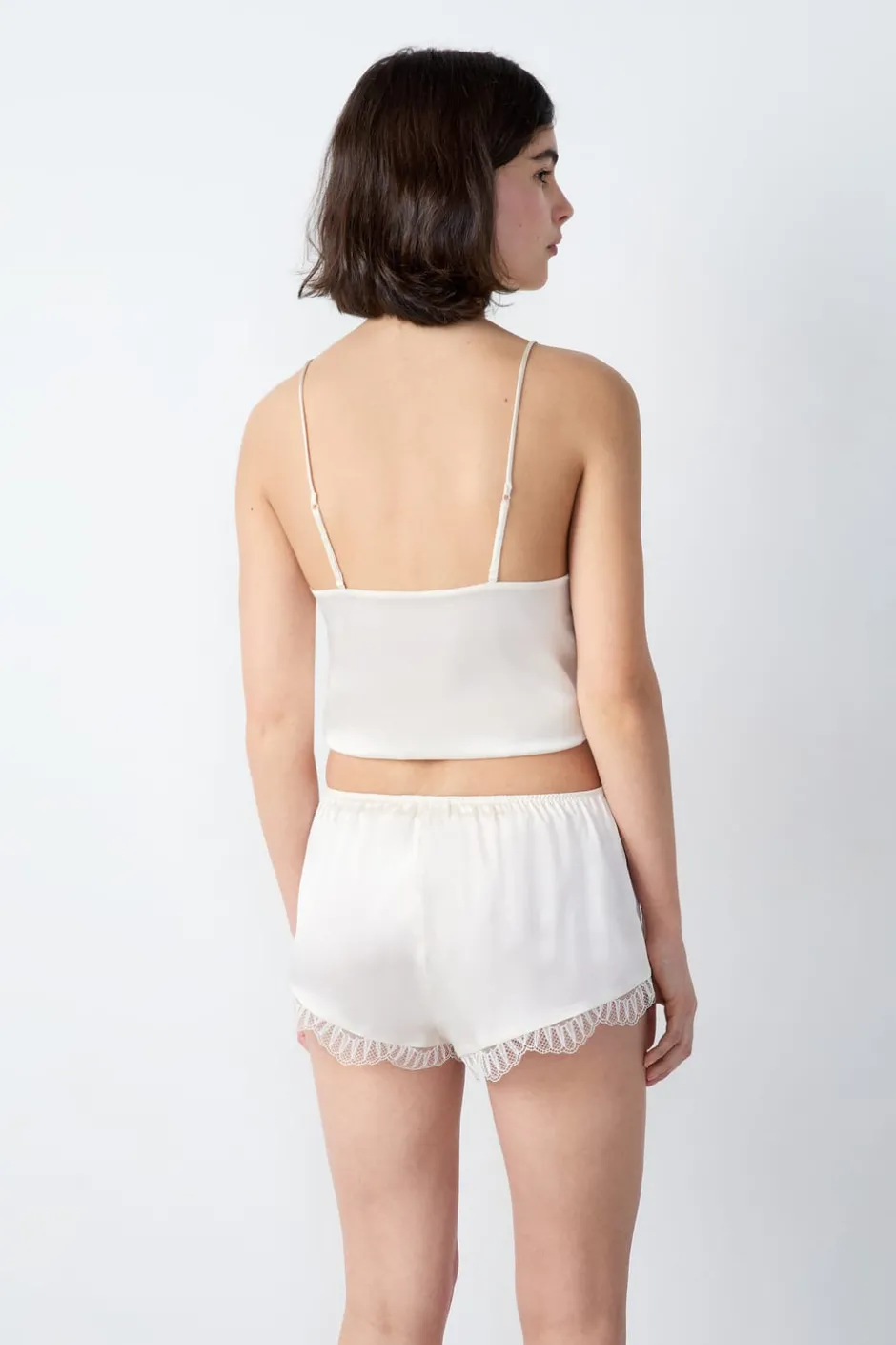 ETAM Pijamas De Seda|Partes De Abajo De Pijama|Pantalón corto de seda con detalle de encaje CRUDO