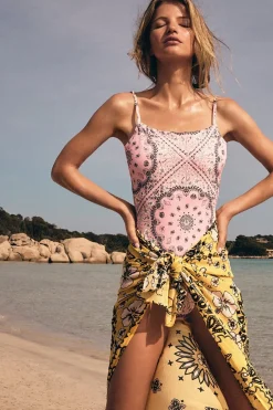 ETAM Accesorios|Túnicas Y Vestidos De Playa|Pareo de algodón estampado ESTAMPADO FONDO AMARILLO
