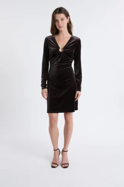 ETAM Vestidos Cortos|Vestidos Lisos|Robe à manches longues en velours avec détail anneaux MARRON