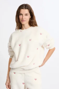 ETAM Los Pijamas Más Responsables|Pijamas Calentitos|Sudadera con estampado de corazones efecto polar CRUDO