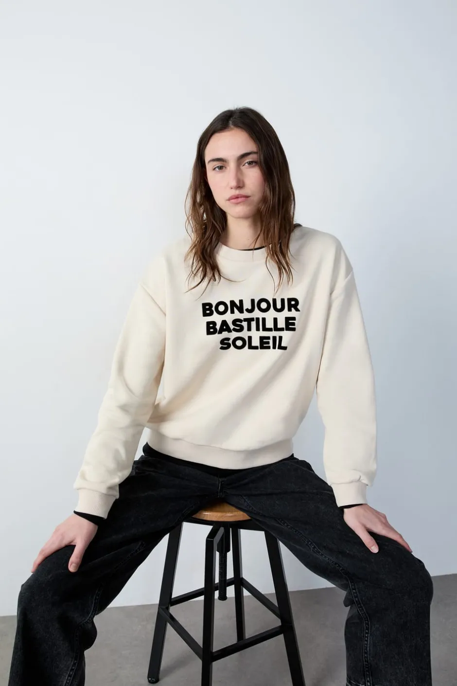 ETAM Fantasía|Básicos|Sudadera estampada "Bonjour Bastille Soleil" CRUDO