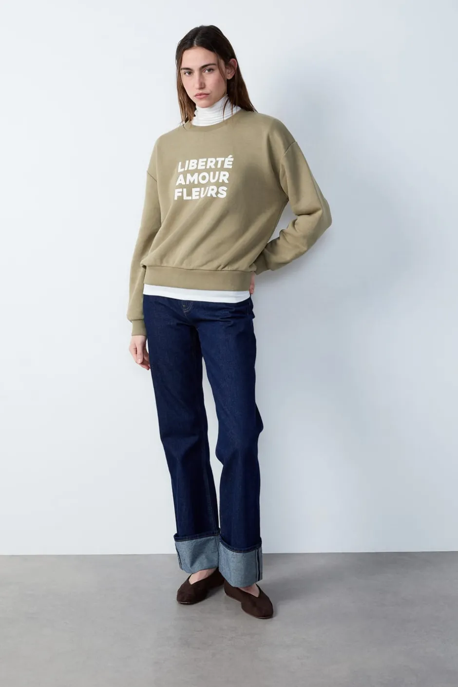 ETAM Fantasía|Básicos|Sudadera estampada "Liberty Love Flowers" ARCILLA