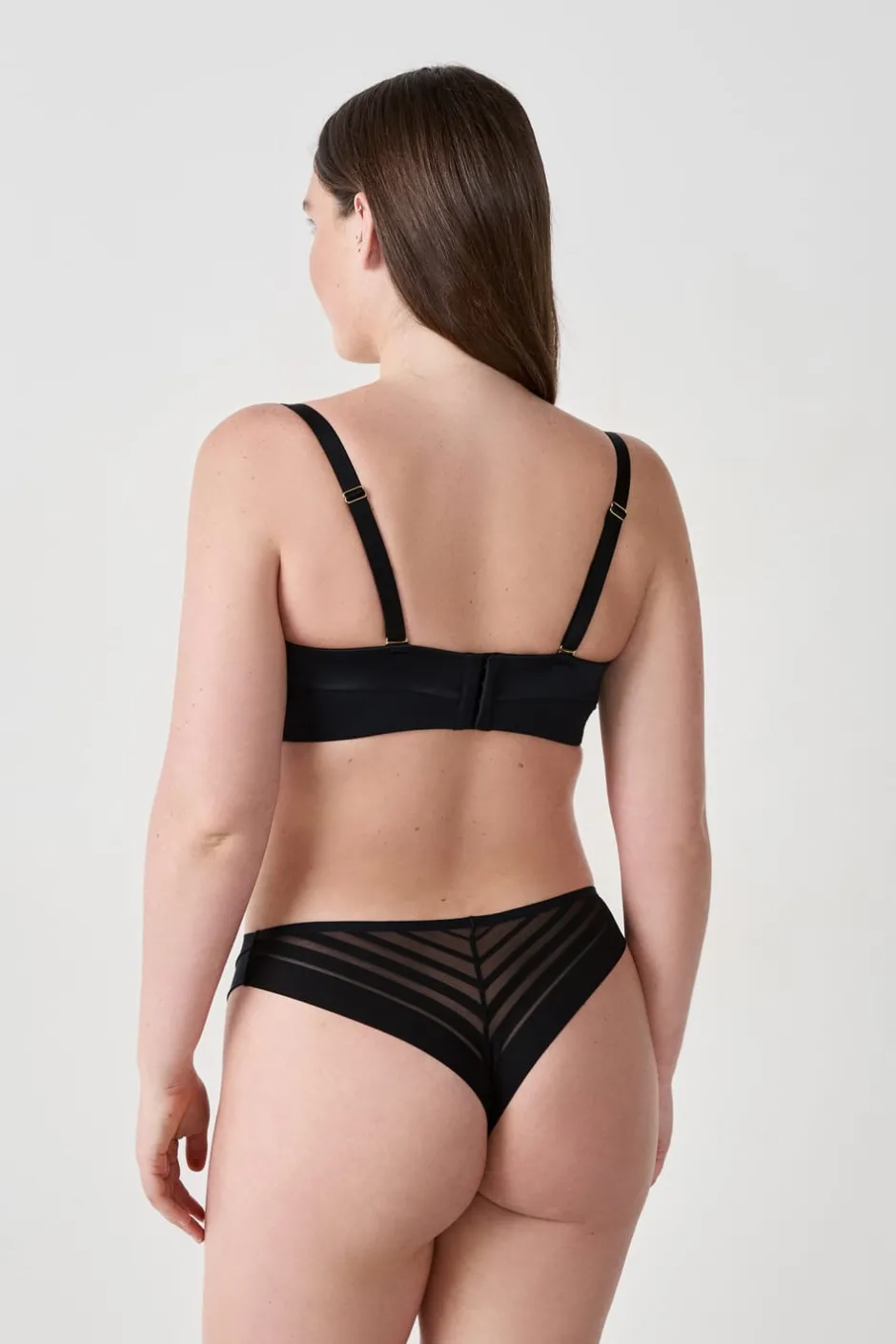 ETAM Sujetadores Talla Grande: Copas D-G|Sujetadores Invisibles|Sujetador bandeau con finas copas y tirantes desmontables NEGRO