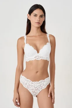 ETAM Lencería De Novia|Push Up|Sujetador Nº 2 - Push up escote pronunciado La modelo mide 1m74 y lleva una 90B.