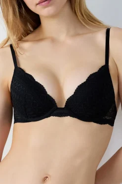 ETAM Push Up|Sujetadores Talla Grande: Copas D-G|Sujetador Nº 2 - Push up escote pronunciado La modelo mide 1m70 y lleva una 90B.