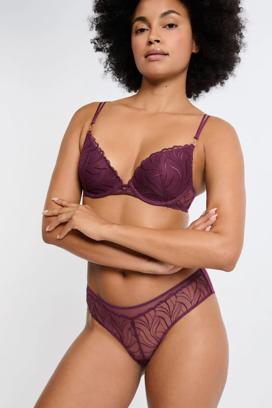 ETAM Push Up|Sujetador N.2: el push-up escote pronunciado con bordado floral MORADO
