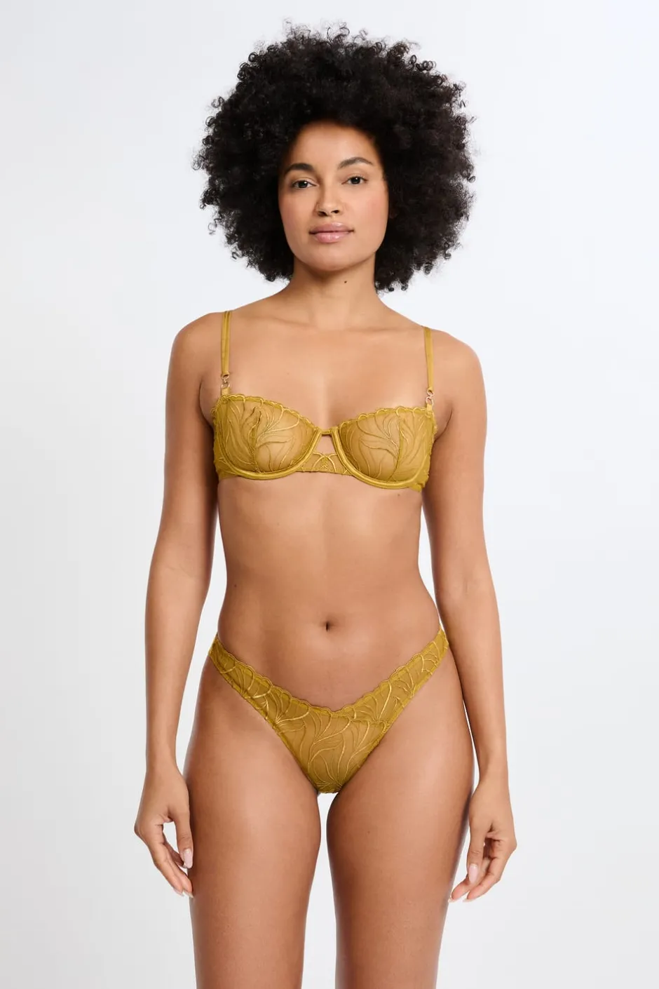 ETAM Tanga Brasileño|Tanga con bordado floral AMARILLO ÁCIDO