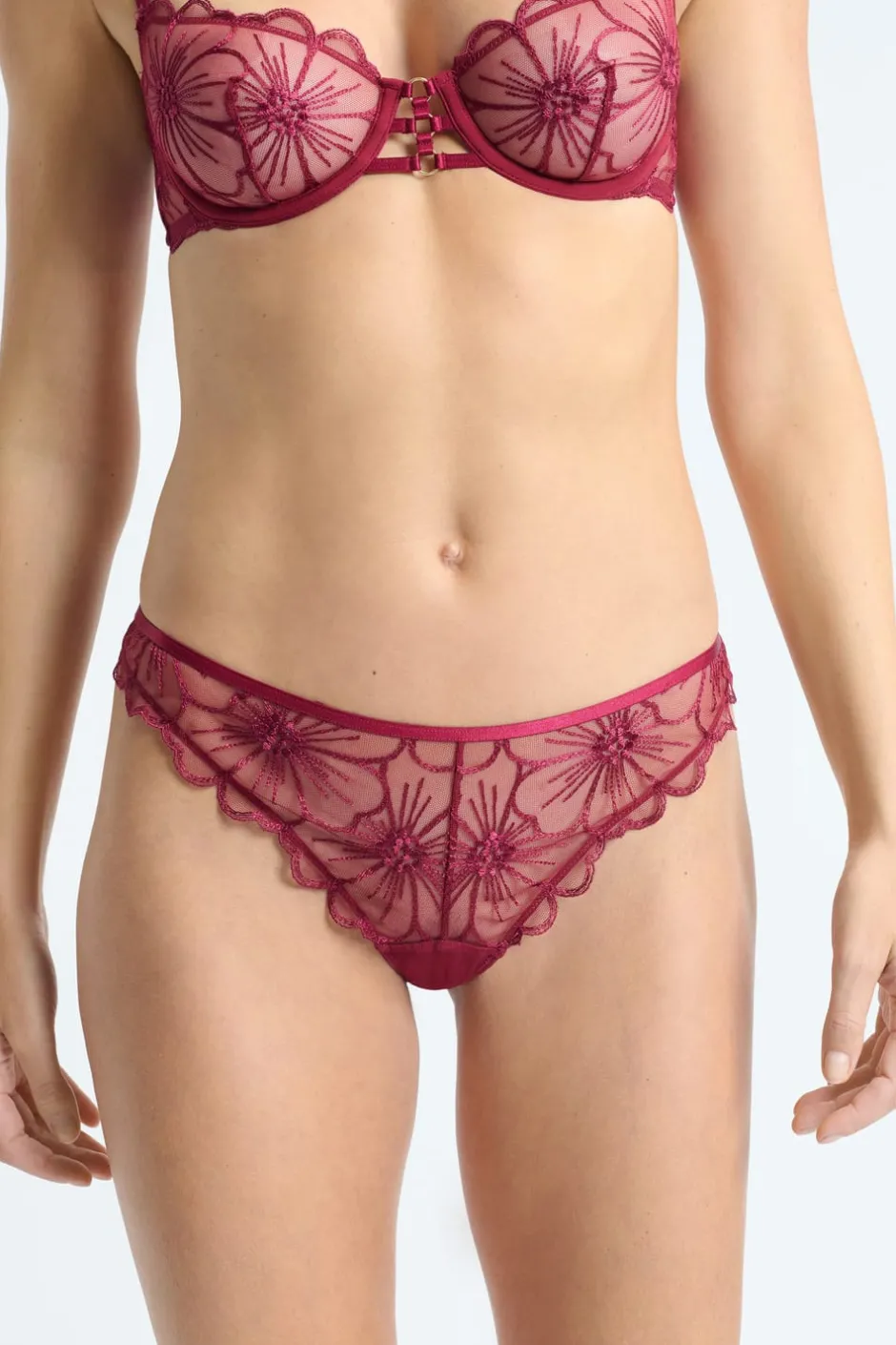 ETAM Tanga Brasileño|Novedades Braguitas|Tanga con detalles bordados BURDEOS GRANATE