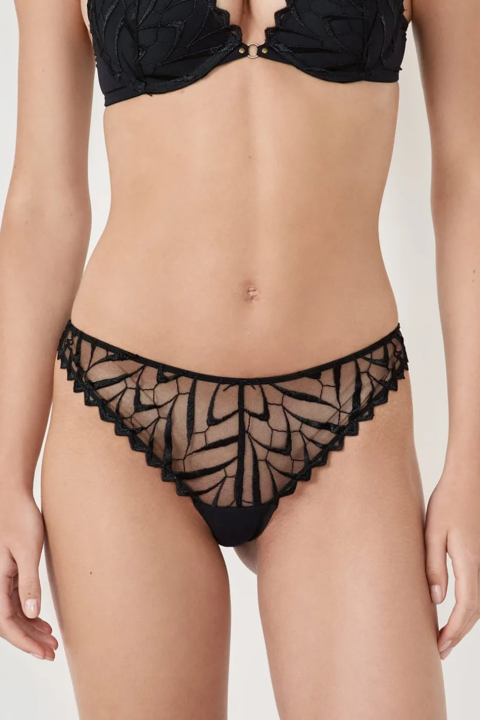 ETAM Tanga Brasileño|Novedades Braguitas|Tanga de bordado NEGRO