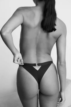 ETAM Tanga Brasileño|Tanga de microfibra NEGRO
