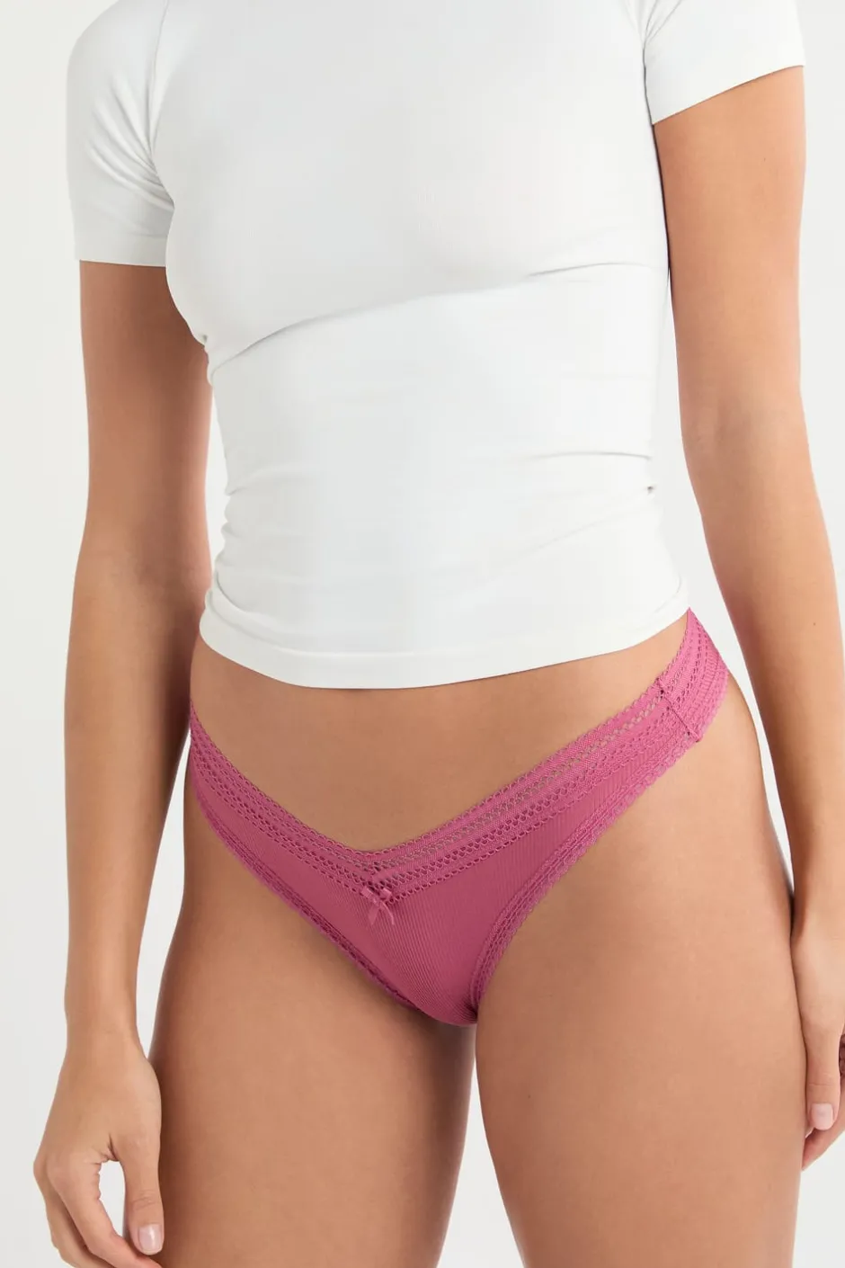 ETAM Tanga Brasileño|Braguitas Party|Tanga en forma de V de microfibra y encaje BLUSH