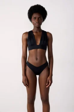 ETAM Triángulos|Top bikini triangular NEGRO