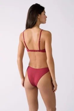 ETAM Triángulos|Top bikini triangular detalles joya MARR&Oacute;N