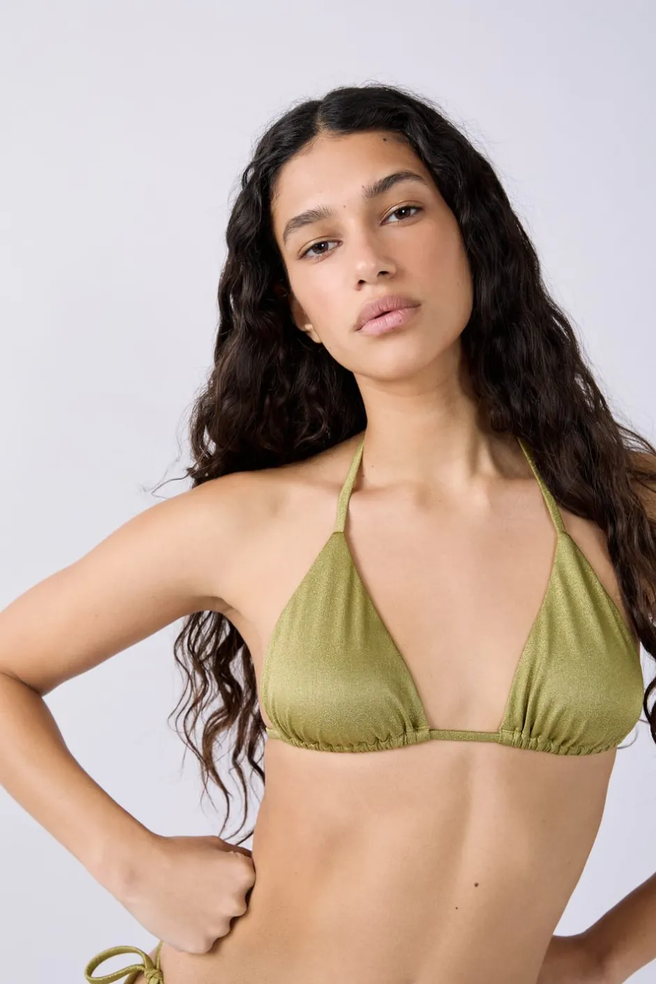 ETAM Triángulos|Top bikini triangular tejido brillante ANIS