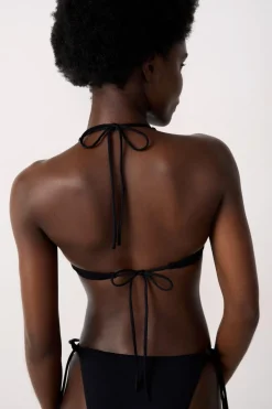 ETAM Triángulos|Top bikini triángulo con detalle de anillas La modelo mide 1m75 y viste S